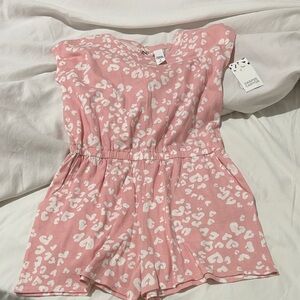 Harper Canyon 8 Pink Romper with White heart patterned like cheetah nwt 💯cotton